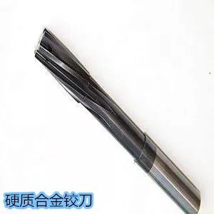 珩铰刀外观结构与常用的硬质合金铰刀相似,但有几点重要区别:(1)珩